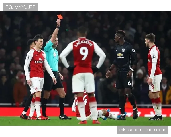 未经许可入场为何可能被出示红牌？规则拆解